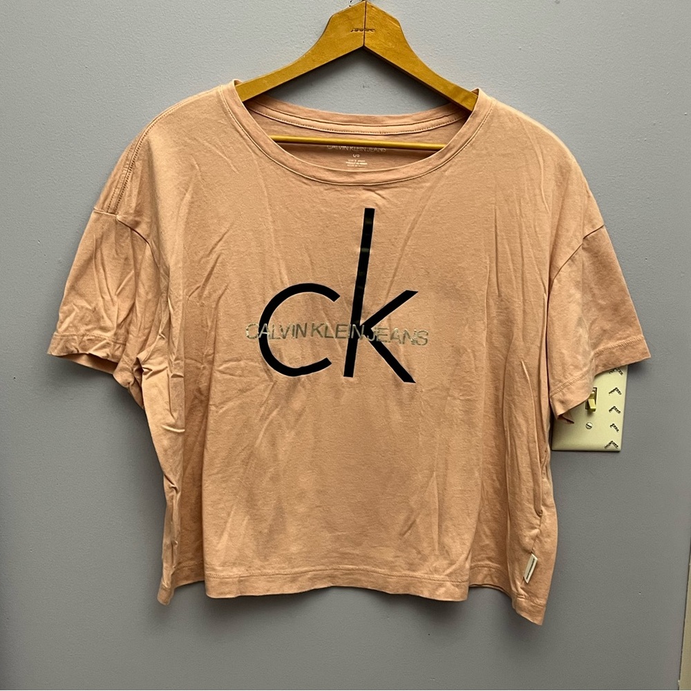 🦋Calvin Klein crop top🦋